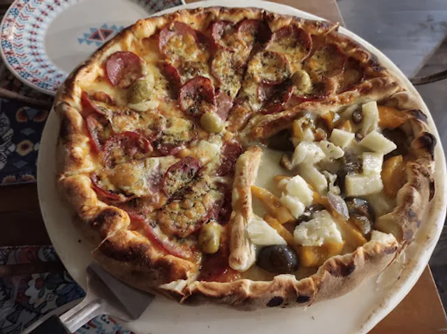 Pizzaria Casa da Árvore