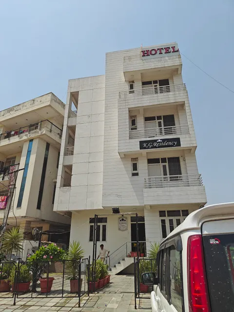 FabHotel KG Residency