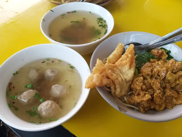 Bakso Gunung Sam Ferry (Simpang Kara)