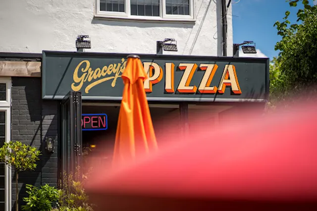 Gracey's Pizza