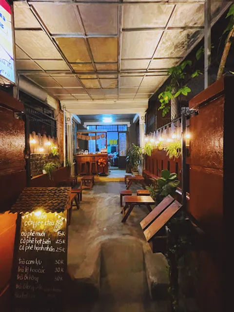 Hiên coffee đường Đặng Huy Trứ