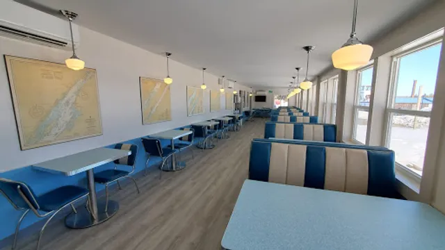 Bridgeview Dockside Restaurant & Patio