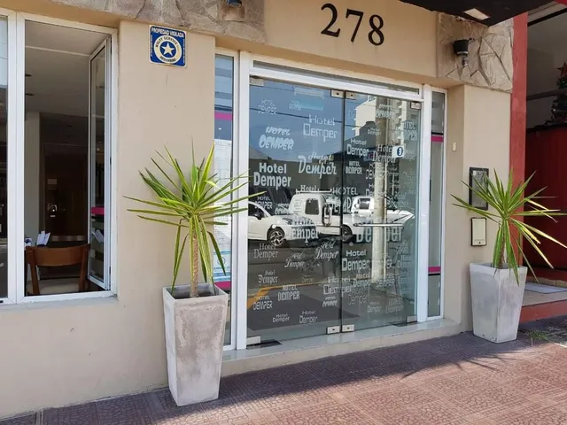 Hotel Demper