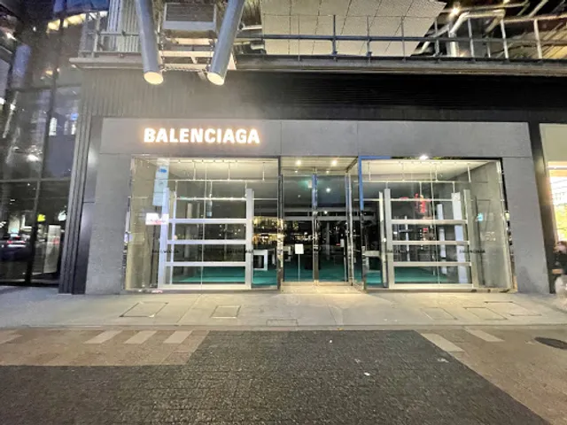 BALENCIAGA