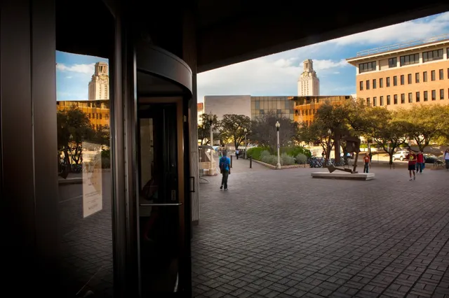 Perry-Castañeda Library
