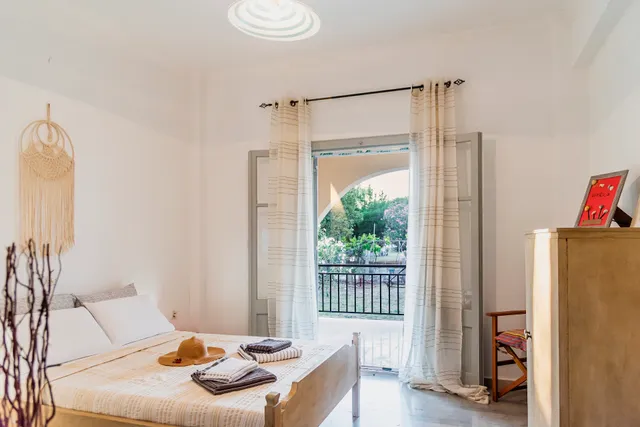 Ostrica Family House