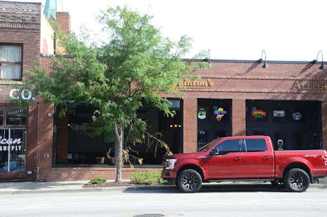 Quinton's Bar & Deli