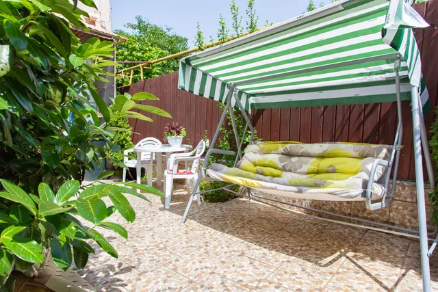 Guest House on Ostrovsky 52