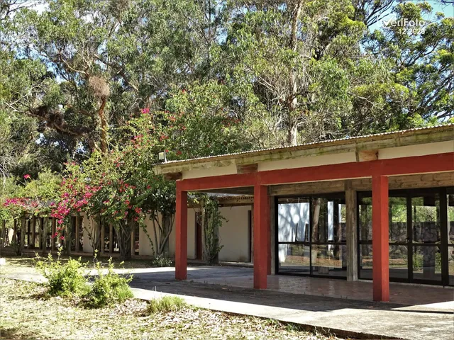 Camping Aguas Dulces (no tiene piscina, las fotos de la piscina no corresponden al camping)