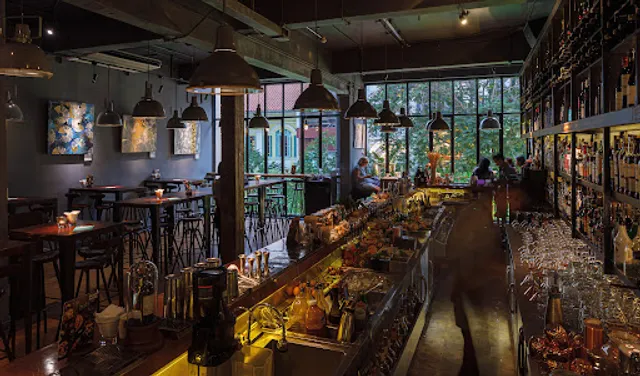 Layla - Eatery & Bar