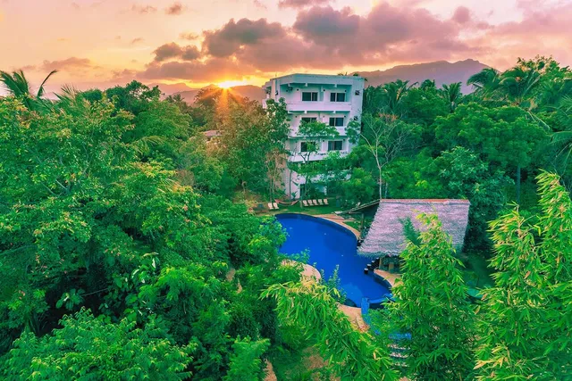 Sundaras Infinity Jungles Resort & Spa