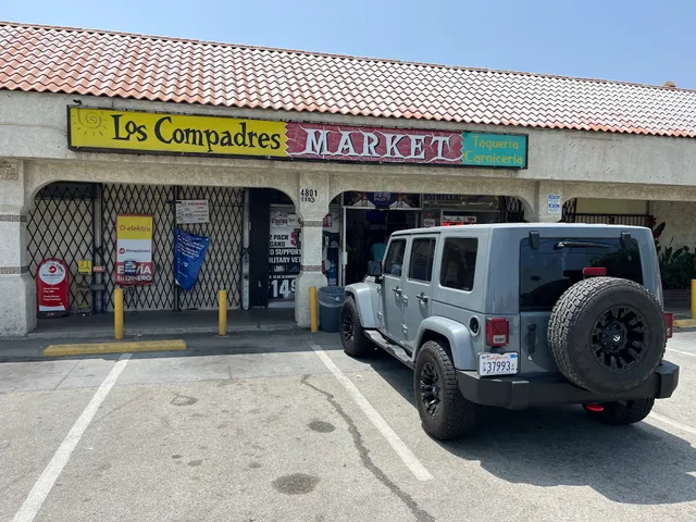 Los Compadres Meat & Liquor Market