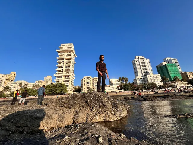 Mannat Apartment (not Sharuk Khan’s home)