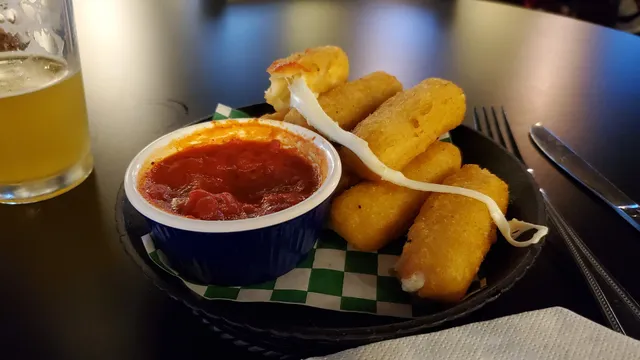 Hooch's Sports Bar & Grill Pizzeria