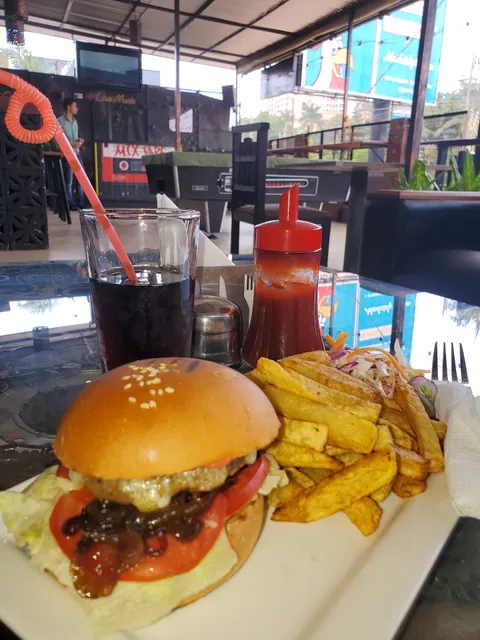 Wings & Grills Cayenne kitchen