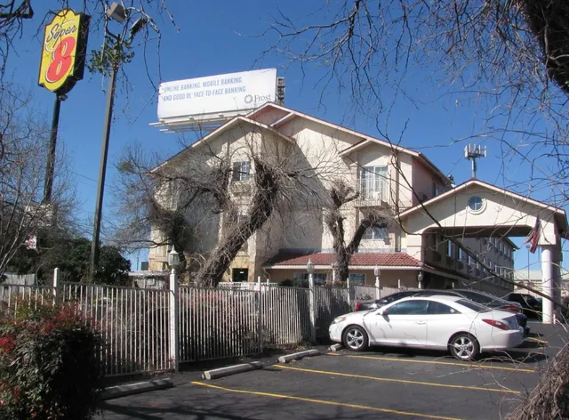 Super 8 by Wyndham San Antonio/Fiesta