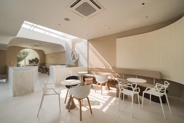 Artemis Pastry - 67 Văn Cao