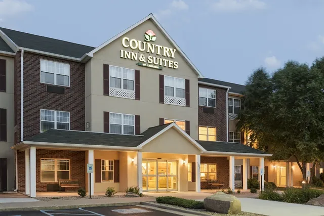 Country Inn & Suites by Radisson, Mason City, IA