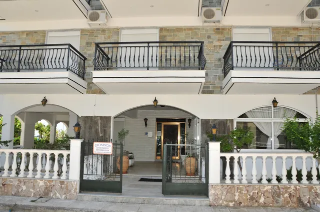 Dionisos Apartments