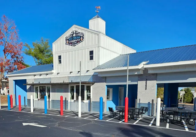 Moo's Landing Ice Cream Company