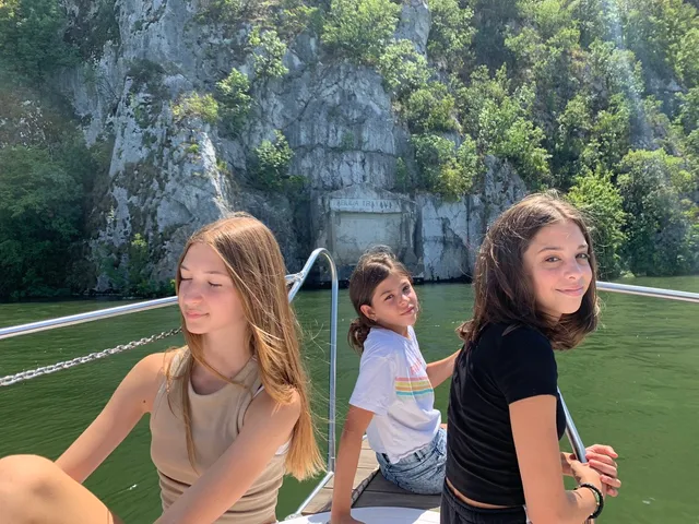 2 Kapetana, krstarenje Dunavom u Đerdapu