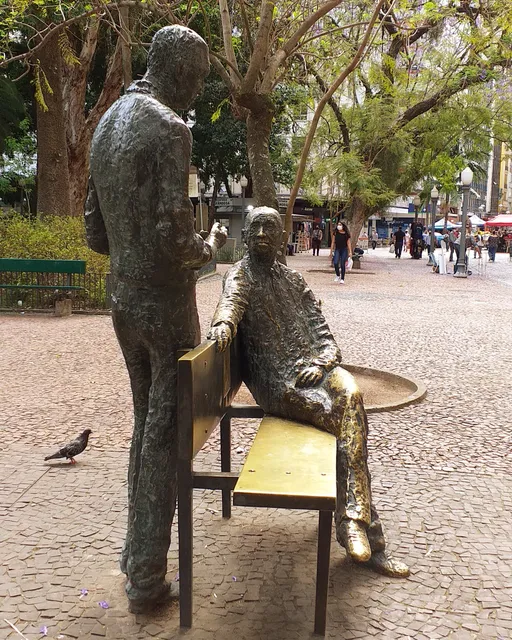 Monumento a Carlos Drummond de Andrade e Mário Quintana