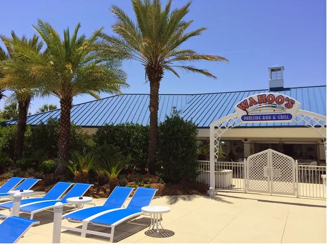 Wahoo's Poolside Bar & Grill