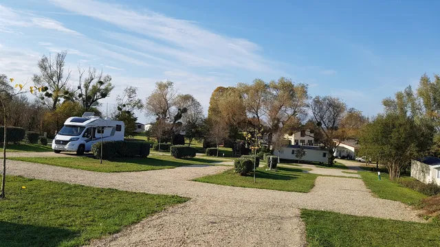 Le Cabri est fermé, is closed.