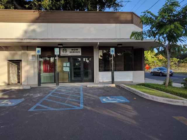 Nuʻuanu Shopping Plaza