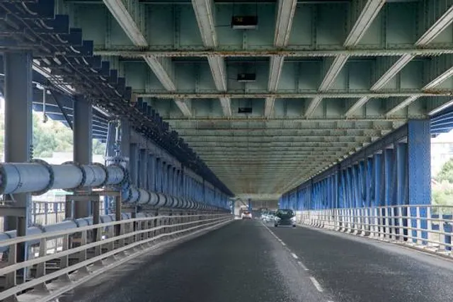 Craigavon Bridge