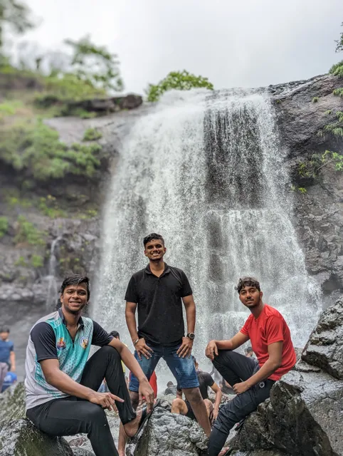 Dhangar waterfall Parking