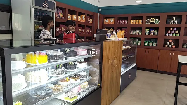 Parti Cakes & Pastries Thevara