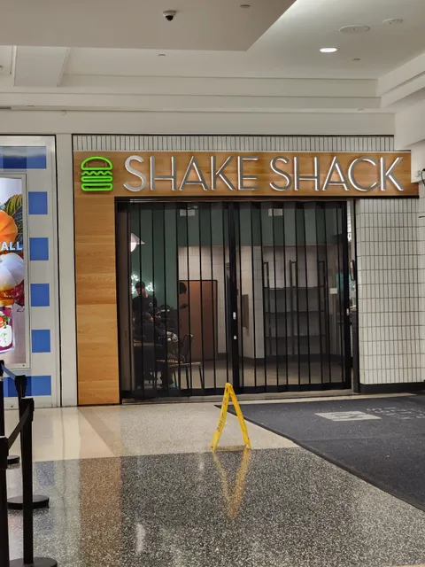 Shake Shack Kings Plaza