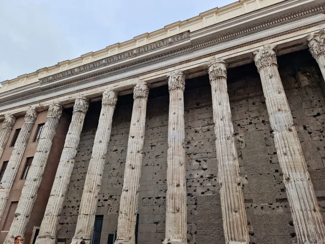 Temple of Hadrian (Saepta Iulia)