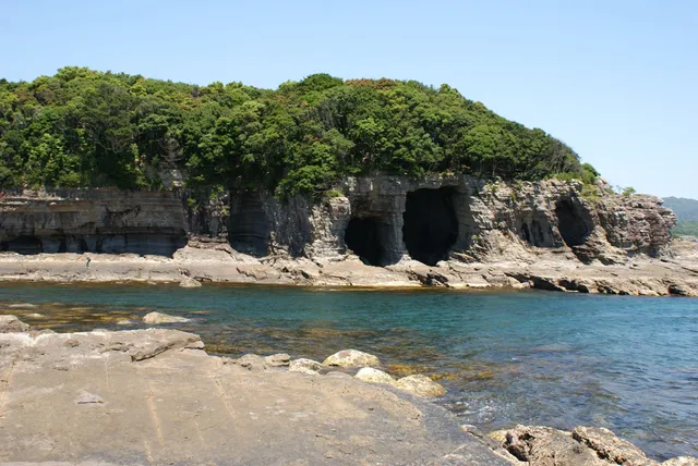 Bear’s Rock Shihara Coast