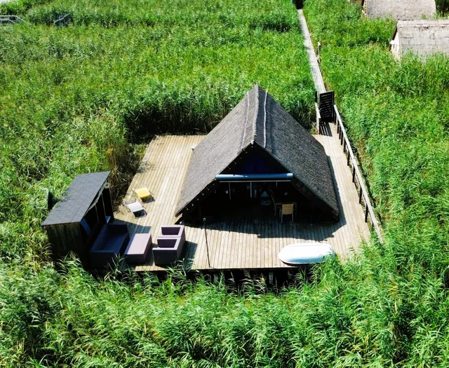 Mountains & Lakes - Schilfhütte Rust