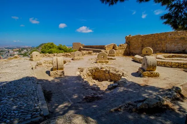 Ascensor del Castell de Santa Bàrbara