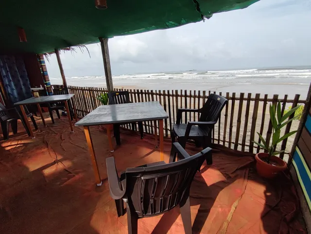 Coral Beach Shack & Coral Seafront Cottage