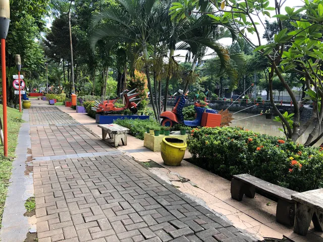 Taman Ekspresi Dan Perpustakaan