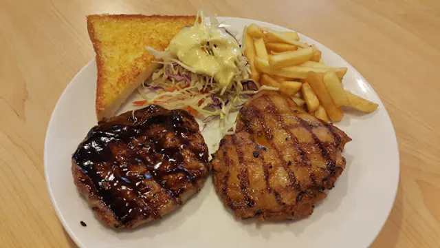 Eat Am Are Sutthisan