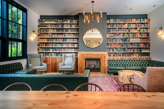 The Society Hotel Bingen Bar and Cafe