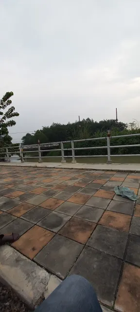 ร้านสเต็กริมคลอง