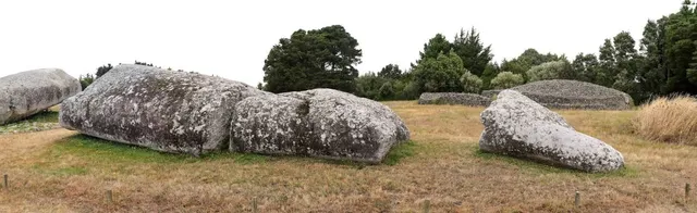Le Grand Menhir Brisé