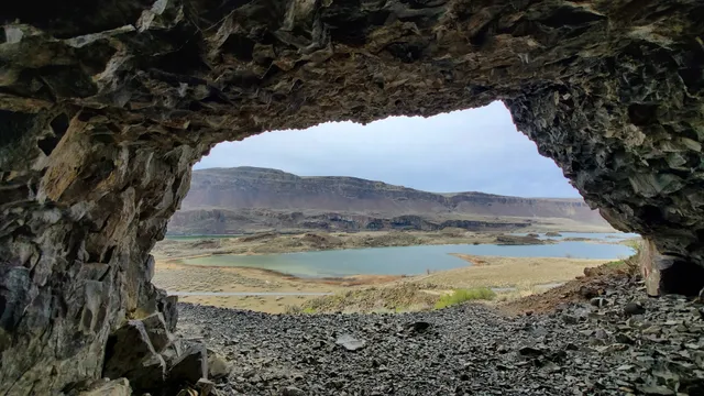 Lake Lenore Caves Trailhead