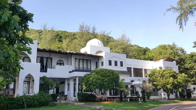 Al Medina Beach House