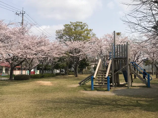 Ekiminamijido Park