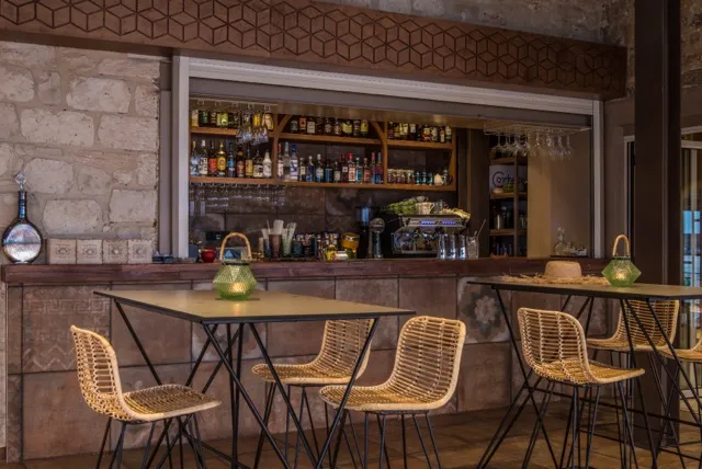 Zaeri all day cafe & restaurant