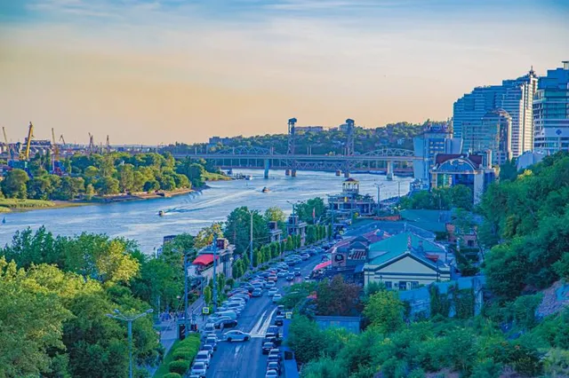 Voroshilovskiy Bridge