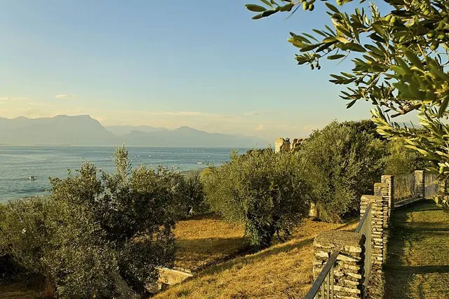 Tomelleri Public Park