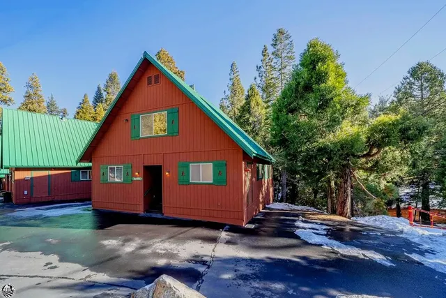 Cabins at Strawberry